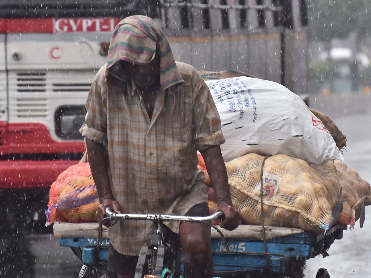 Heavy rain in vijayawada Photo Gallery - Sakshi19