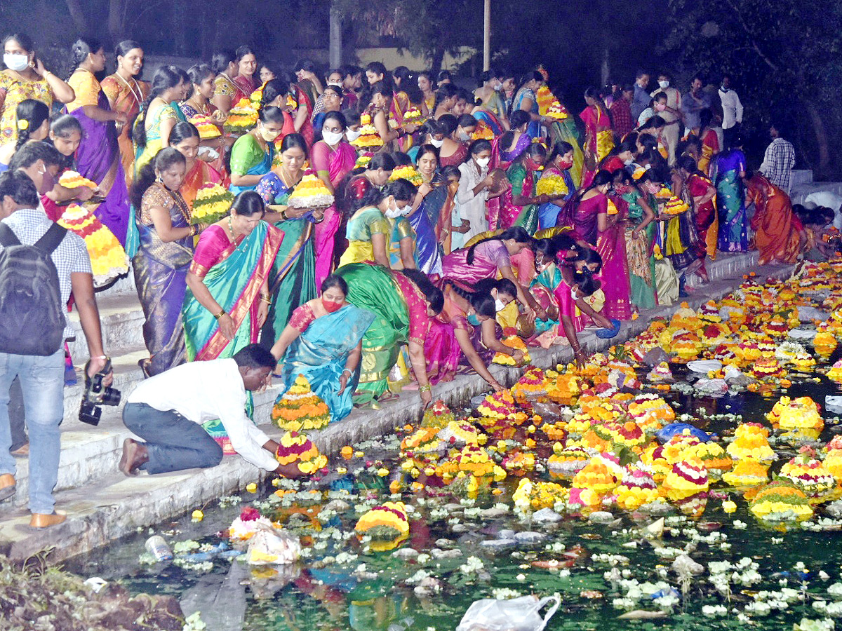 Photos : Bathukamma Festival Celebrations Starts All Over Telangana State - Sakshi3