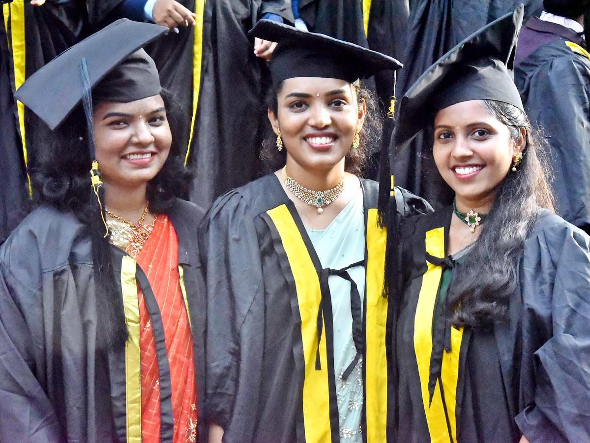 Guntur Medical College Graduation Ceremony Photo Gallery - Sakshi2