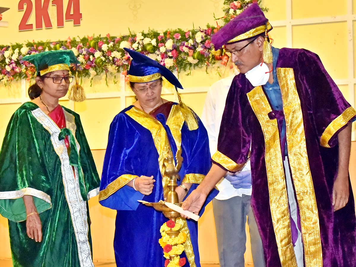 Guntur Medical College Graduation Ceremony Photo Gallery - Sakshi8