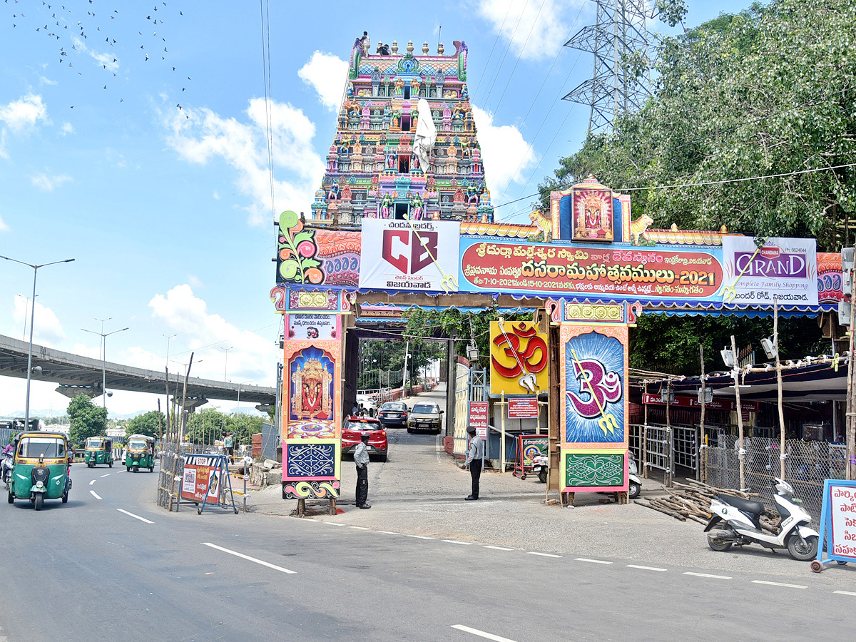 Bejwada Kanakadurgamma Ready For Navratri Celebrations Photo Gallery - Sakshi15