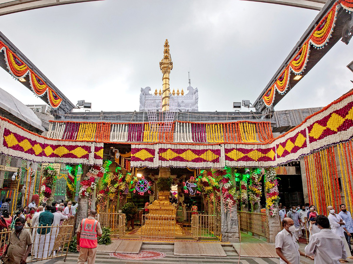 Srivari Brahmotsavam: Dhwaja Arohanam At Tirumala - Sakshi8