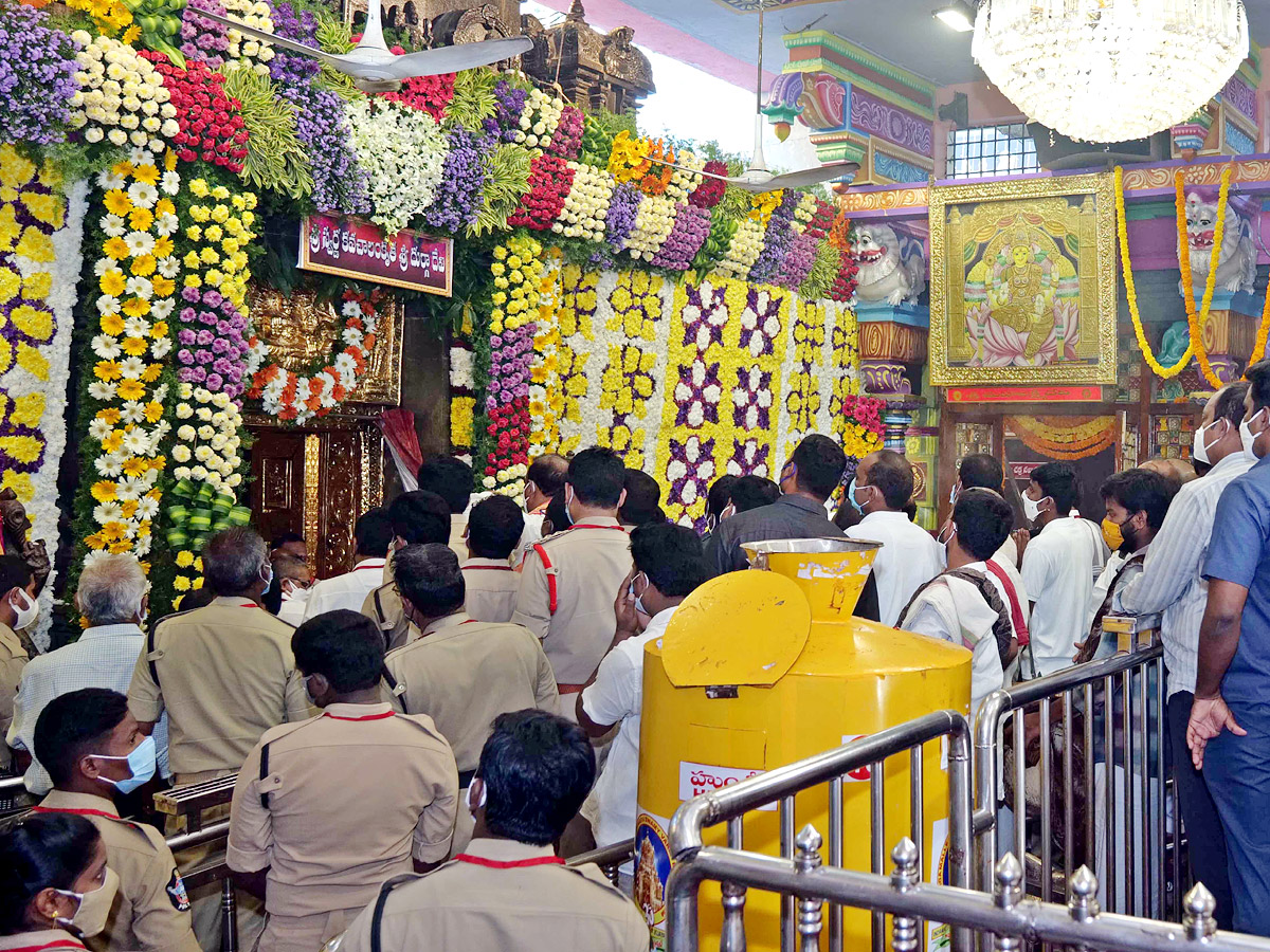 Dasara Navaratri Utsavalu At Indrakeeladri Vijayawada - Sakshi4