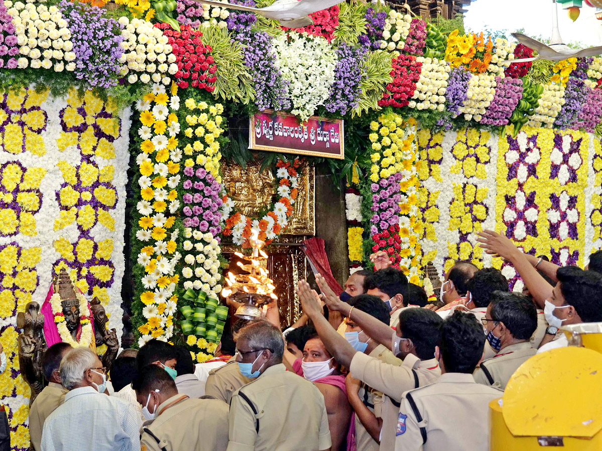 Dasara Navaratri Utsavalu At Indrakeeladri Vijayawada - Sakshi12