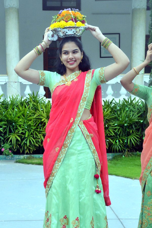 Batukamma Celebrations in Raj Bhavan Photo Gallery - Sakshi17