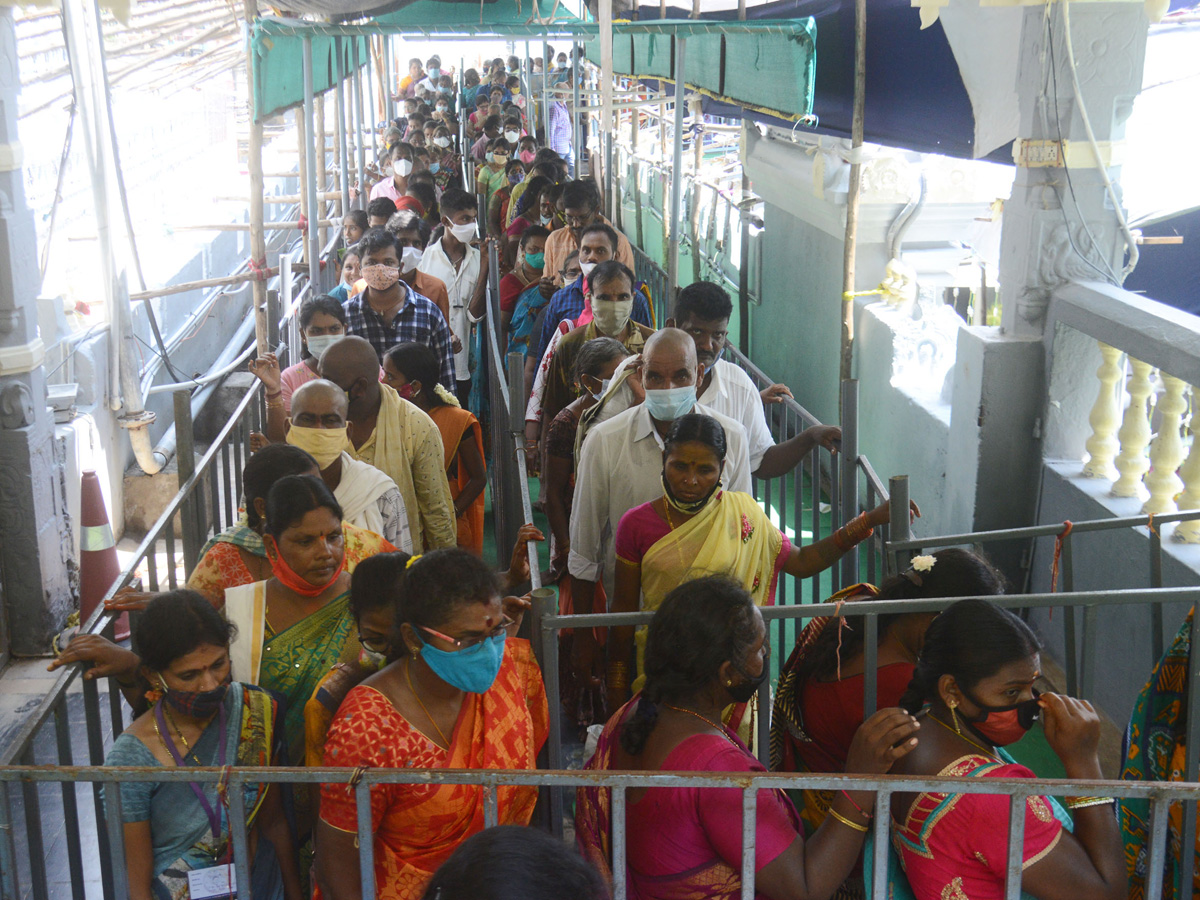 Sri Bala Tripura Sundari Devi Alankaram At Kanaka Durga Temple Photo Gallery - Sakshi18