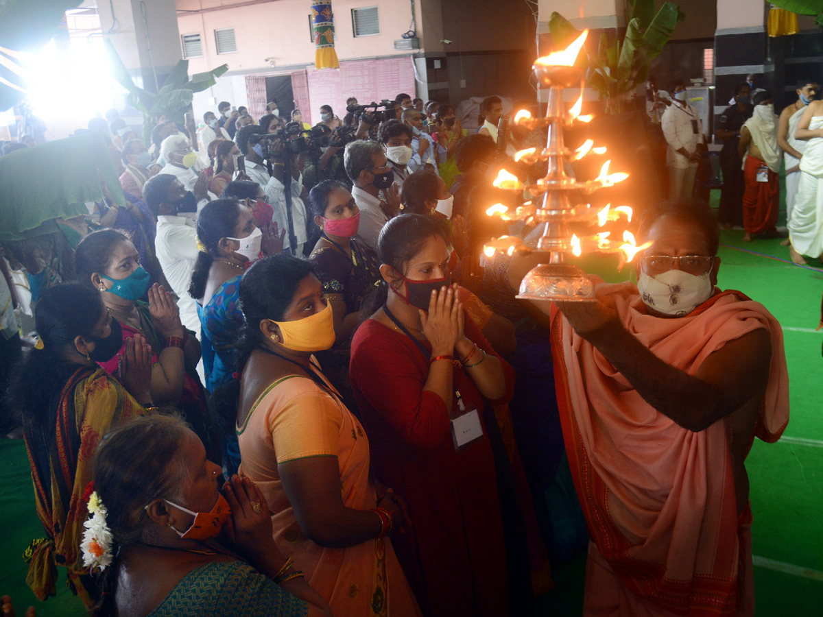 Sri Bala Tripura Sundari Devi Alankaram At Kanaka Durga Temple Photo Gallery - Sakshi2