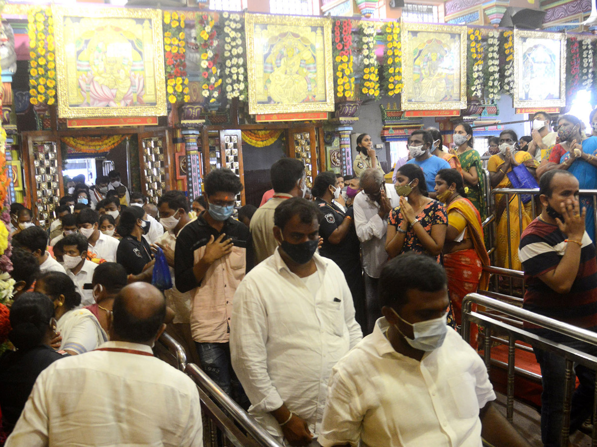 Sri Bala Tripura Sundari Devi Alankaram At Kanaka Durga Temple Photo Gallery - Sakshi20