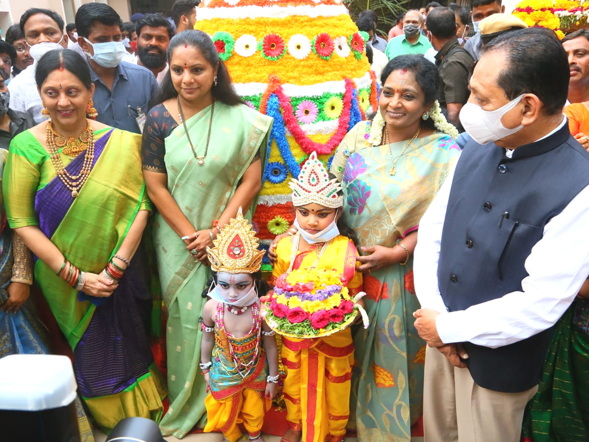 Tamilsai Soundarajan, MLC Kavitha at the Batukamma ceremony Photo Gallery - Sakshi1