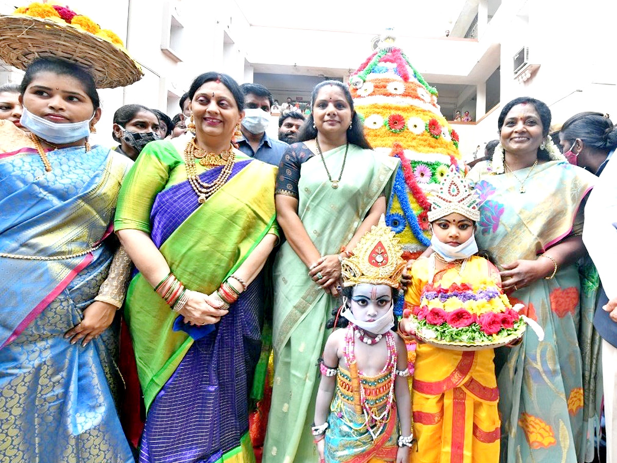 Tamilsai Soundarajan, MLC Kavitha at the Batukamma ceremony Photo Gallery - Sakshi7