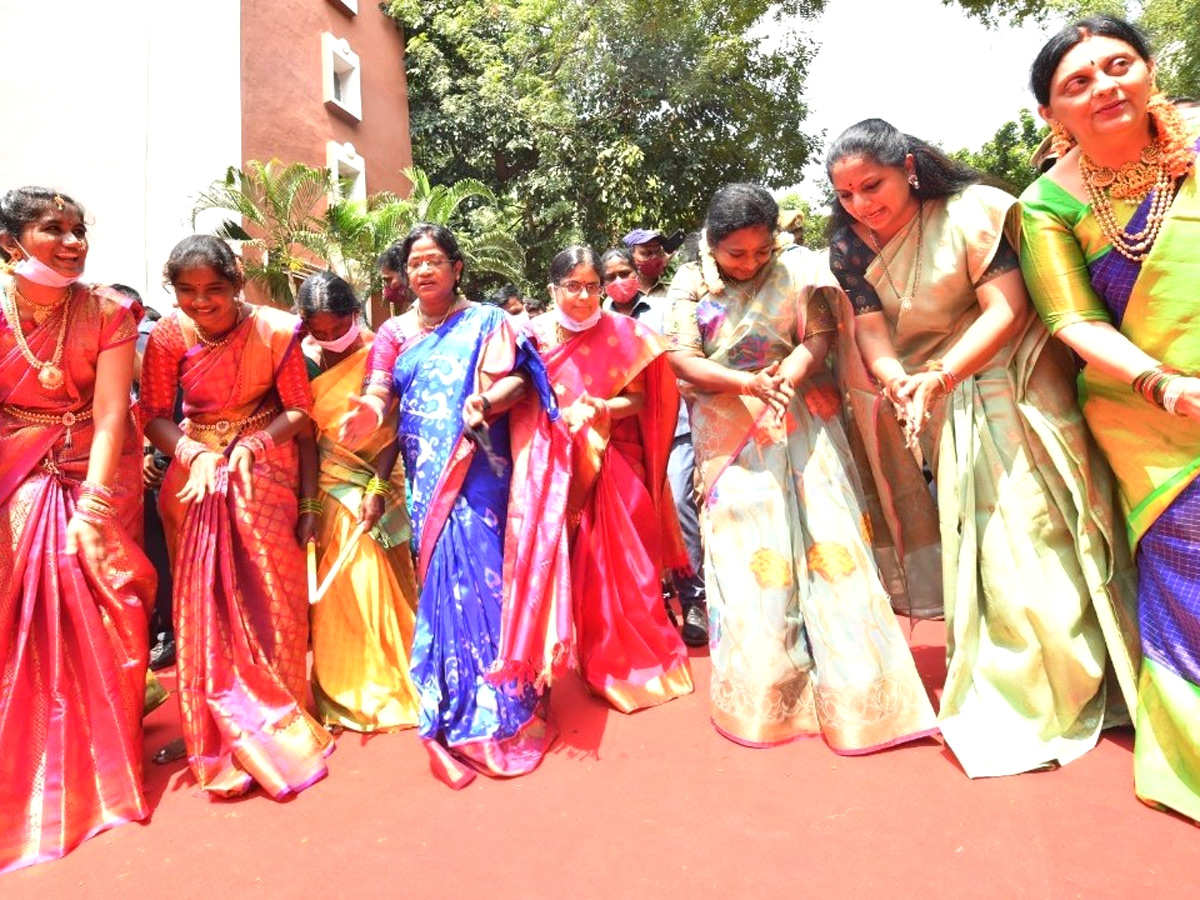 Tamilsai Soundarajan, MLC Kavitha at the Batukamma ceremony Photo Gallery - Sakshi8