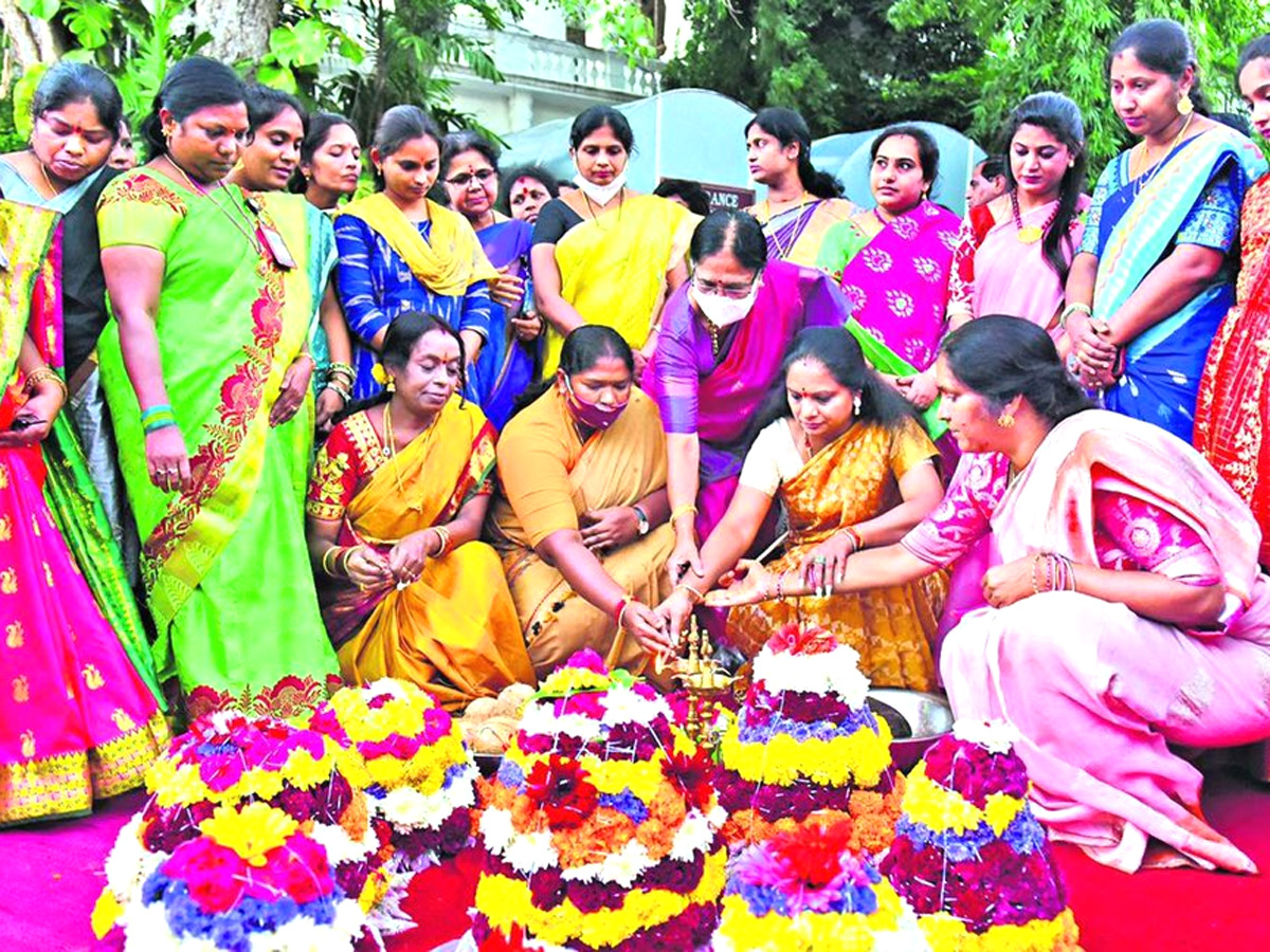 Tamilsai Soundarajan, MLC Kavitha at the Batukamma ceremony Photo Gallery - Sakshi9