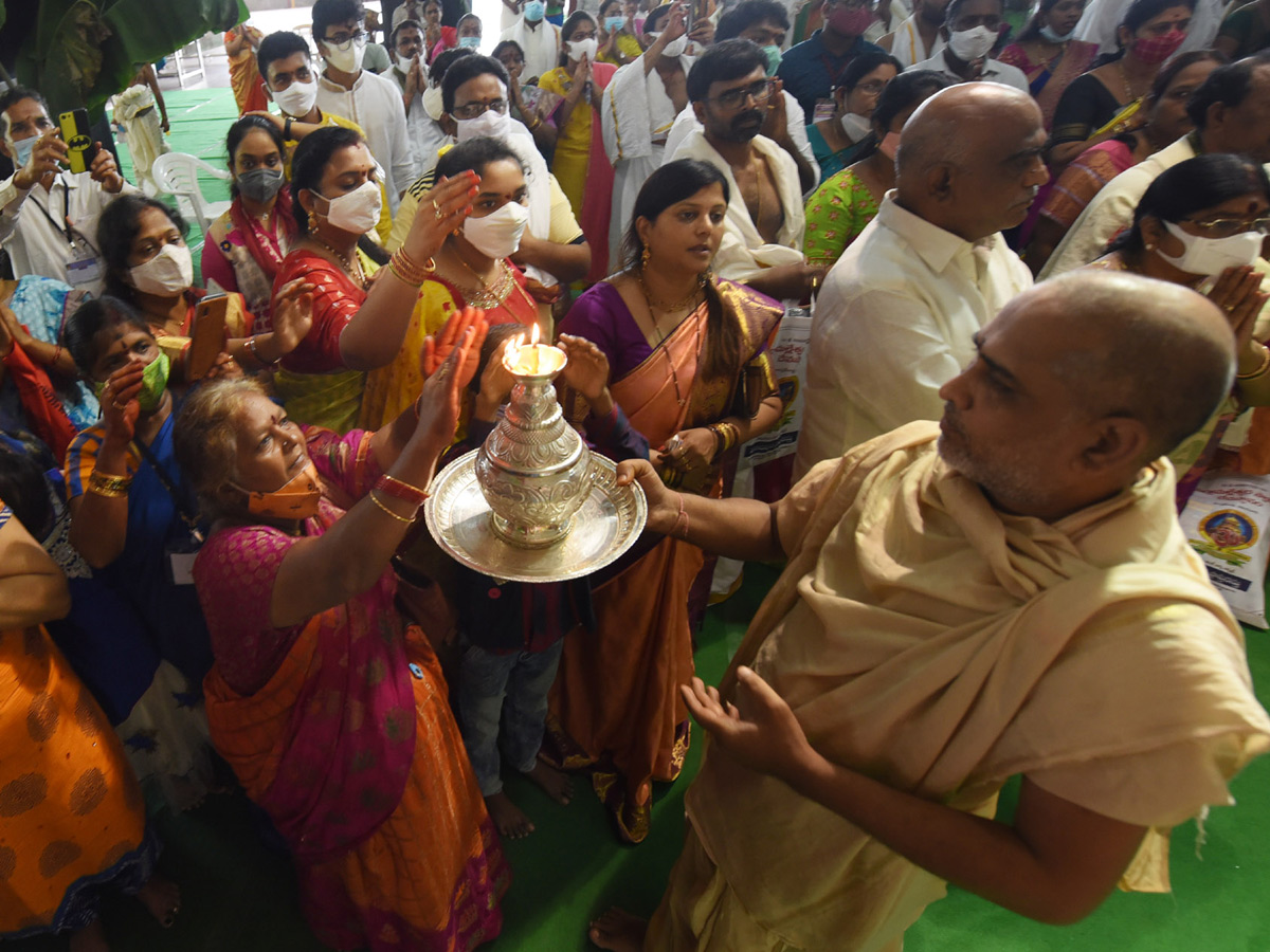 2021 Dussehra celebrations at Kanaka Durga Temple Photo Gallery - Sakshi14