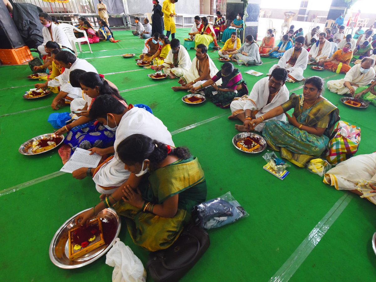 2021 Dussehra celebrations at Kanaka Durga Temple Photo Gallery - Sakshi16