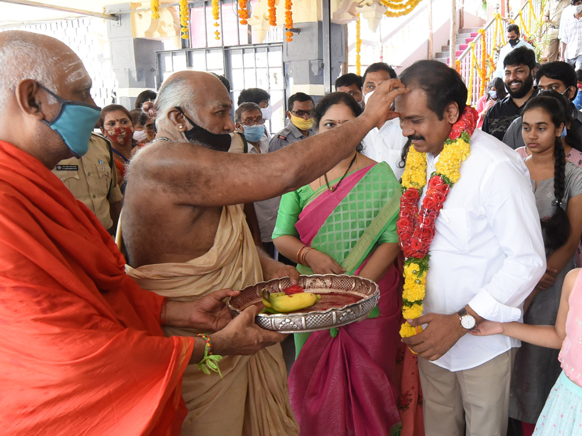 2021 Dussehra celebrations at Kanaka Durga Temple Photo Gallery - Sakshi20