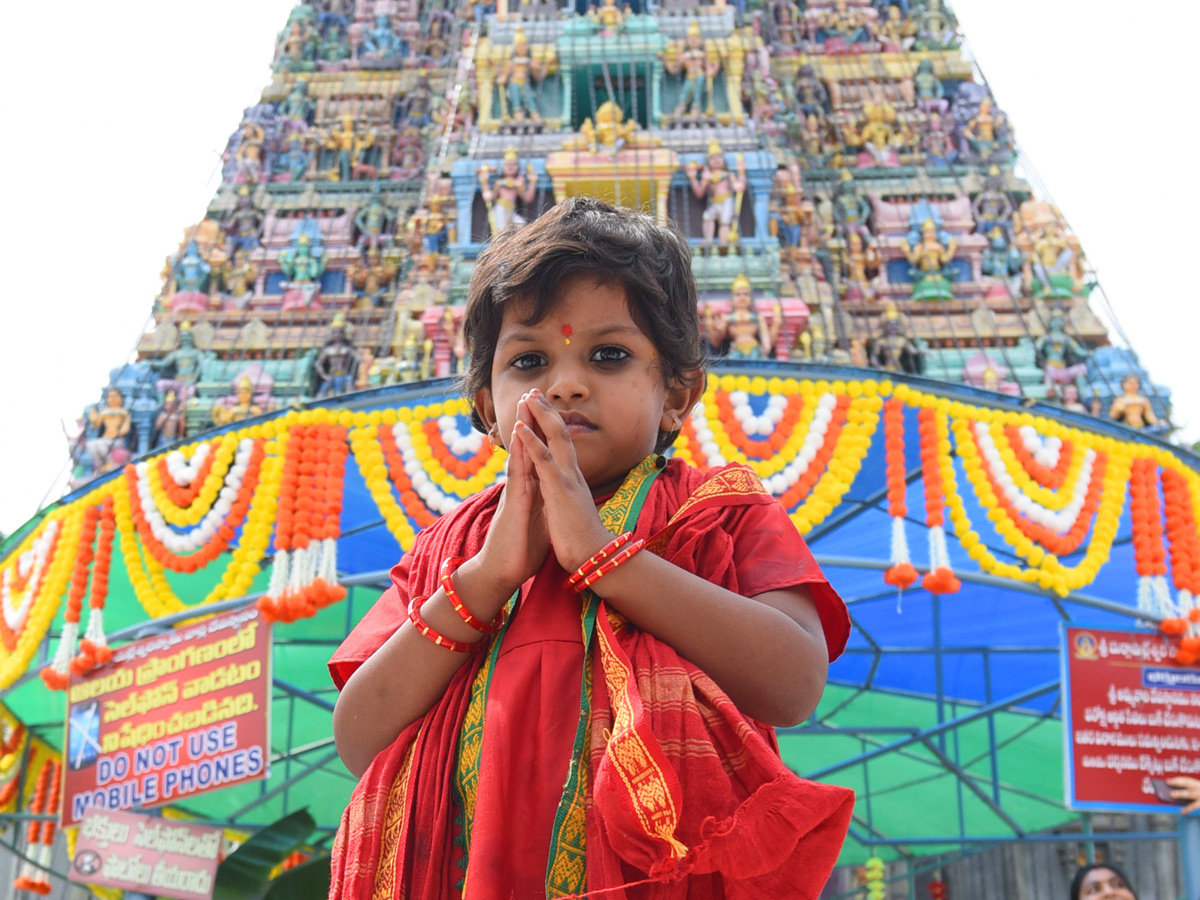 2021 Dussehra celebrations at Kanaka Durga Temple Photo Gallery - Sakshi10