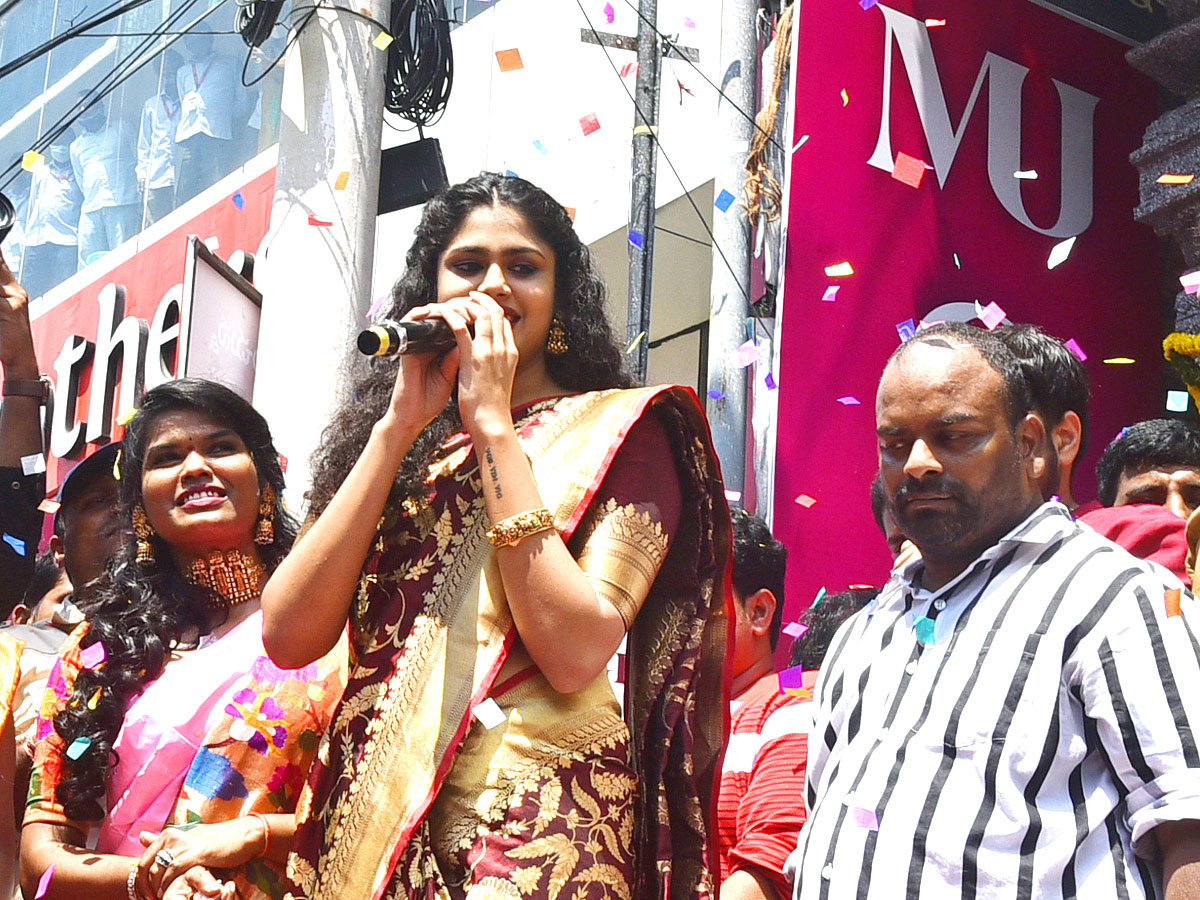 Actress Shriya Saran and Faria Abdullah At Mugdha Store Grand Opening  - Sakshi13