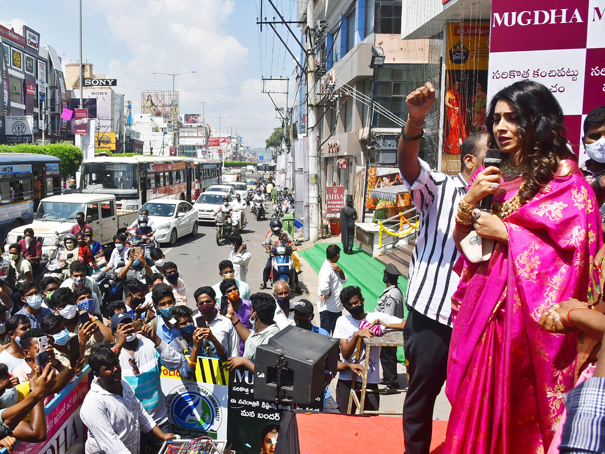 Actress Shriya Saran and Faria Abdullah At Mugdha Store Grand Opening  - Sakshi9