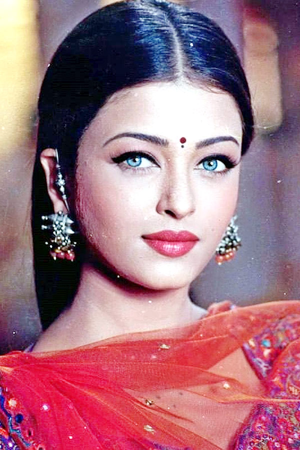 Aishwarya Rai Bachchan Birthday Special Photo Gallery - Sakshi14