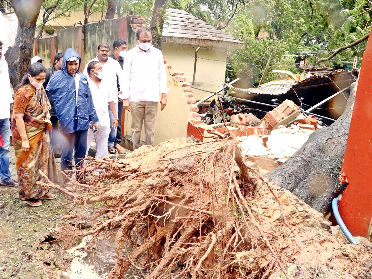 Heavy Rainfall At Tirupati In Chittoor Photo Gallery - Sakshi32