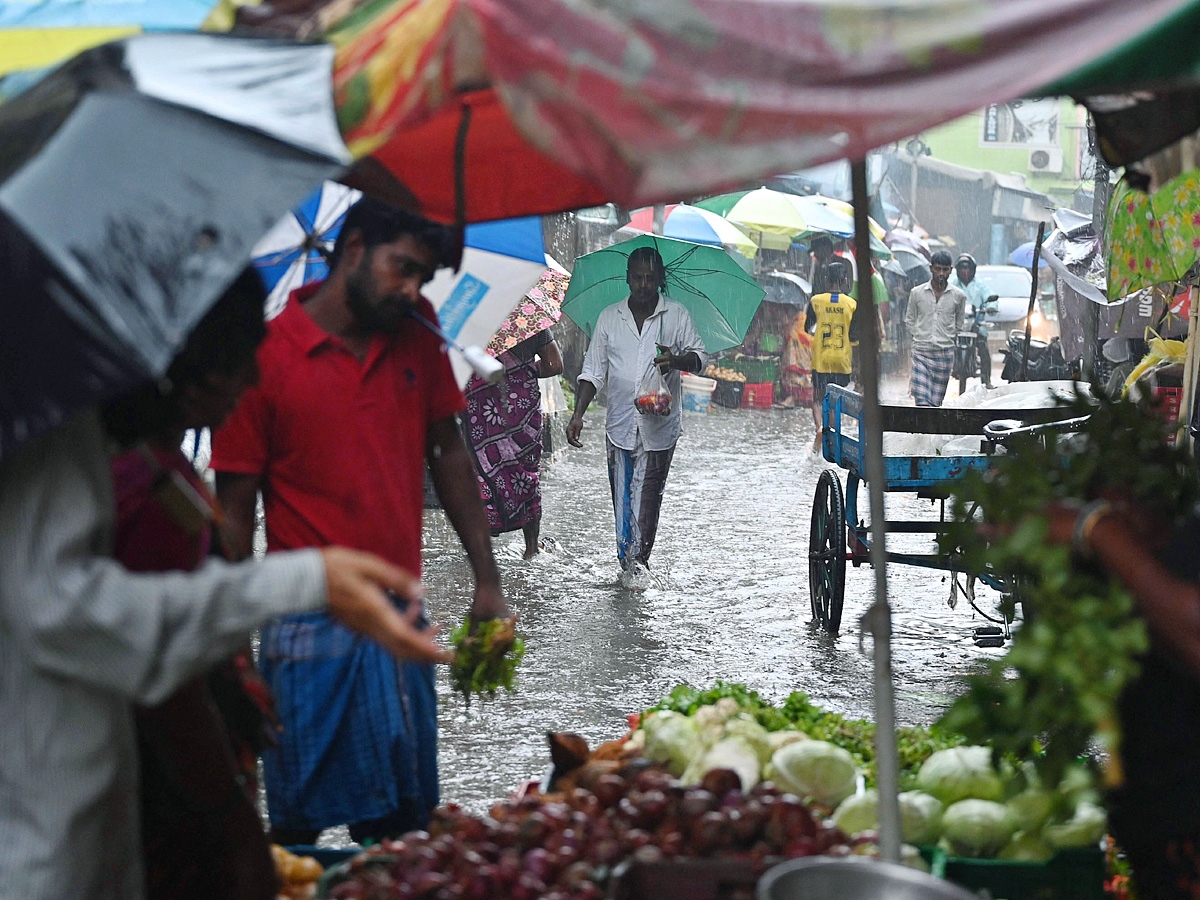 Heavy Rains Lashes Chennai PHoto Gallery - Sakshi21