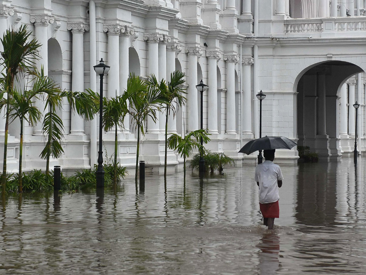 Heavy Rains Lashes Chennai PHoto Gallery - Sakshi23