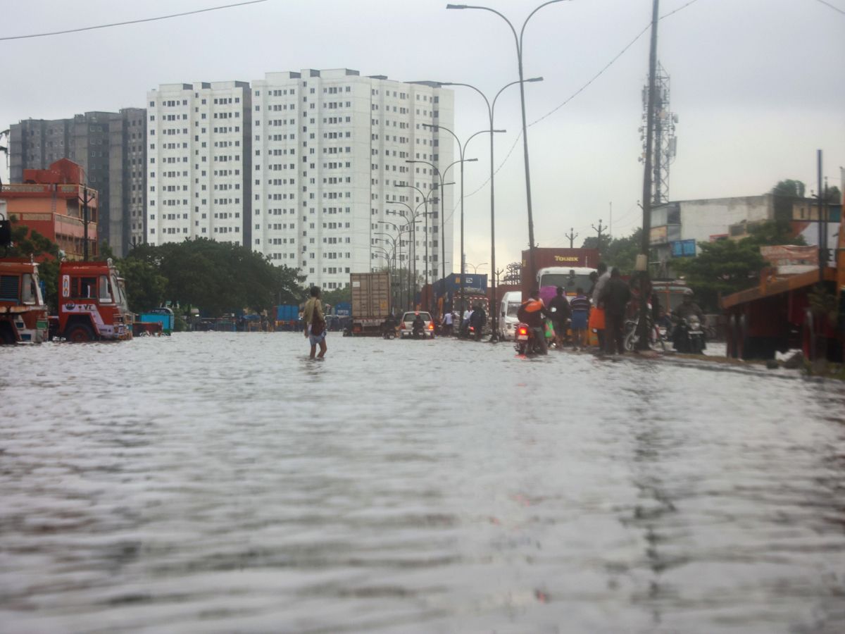 Heavy Rains Lashes Chennai PHoto Gallery - Sakshi3