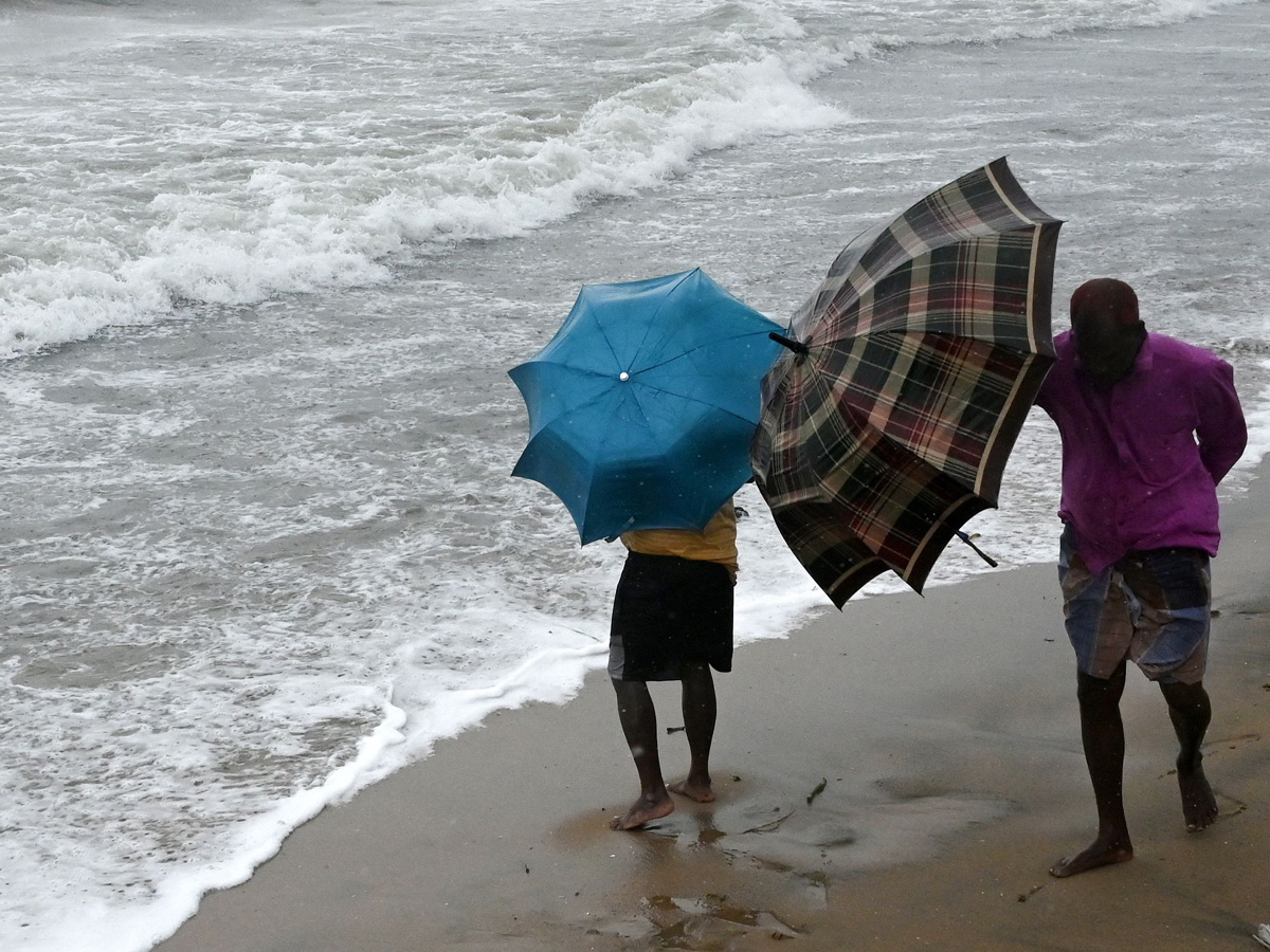 Heavy Rains Lashes Chennai PHoto Gallery - Sakshi8