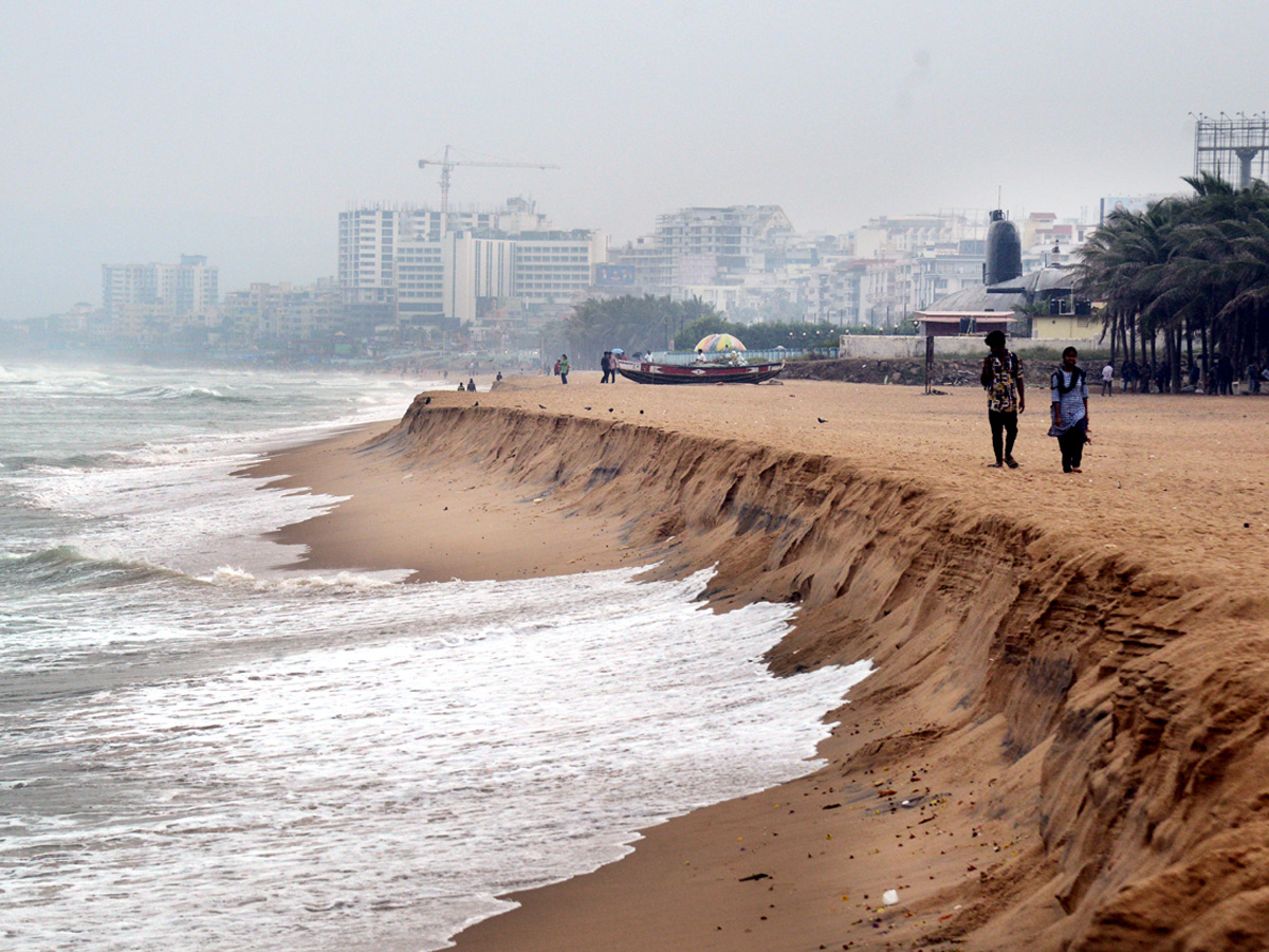 Heavy rainfall in andhra pradesh HD Photos - Sakshi13