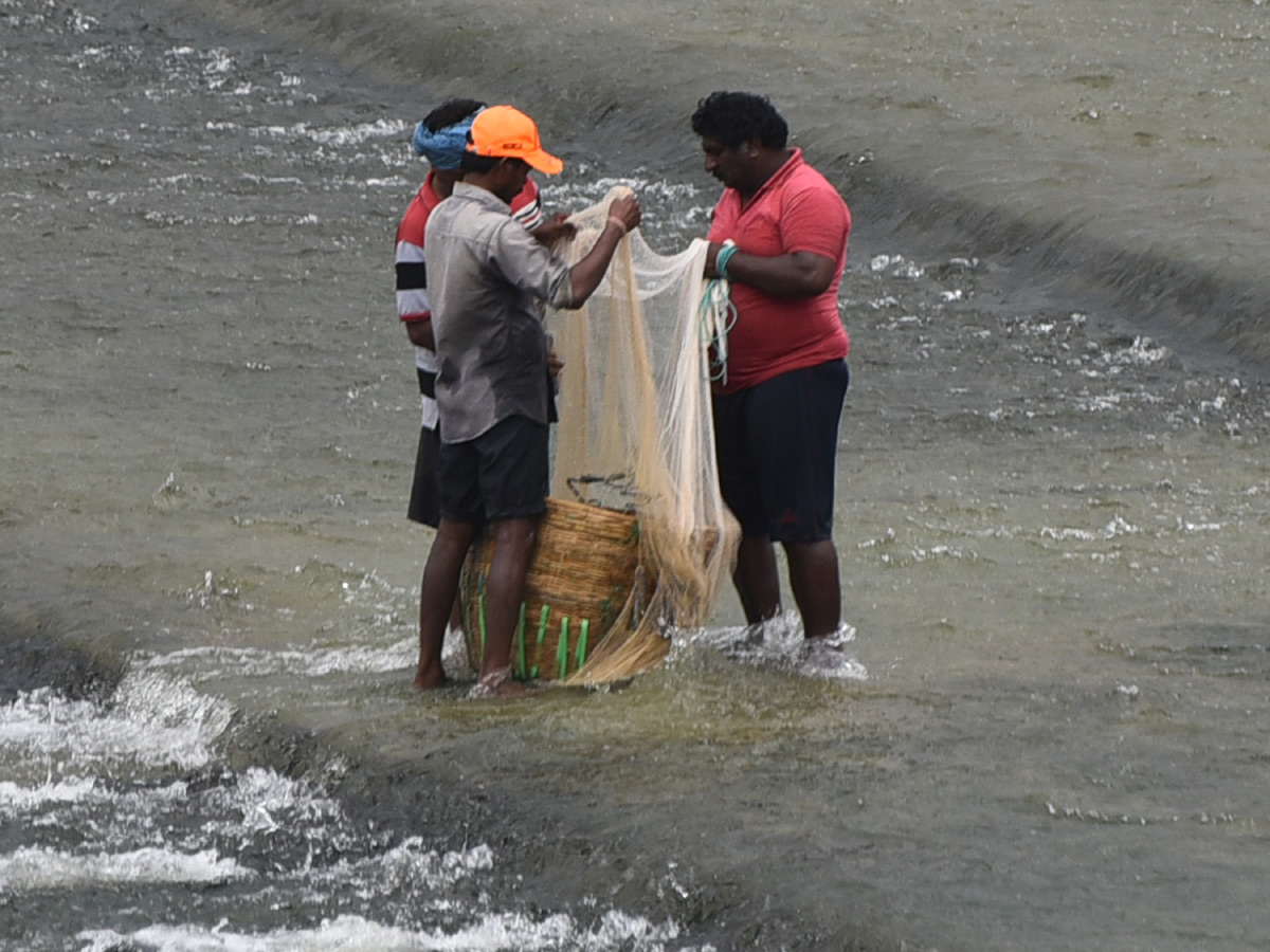 Heavy rainfall in andhra pradesh HD Photos - Sakshi14