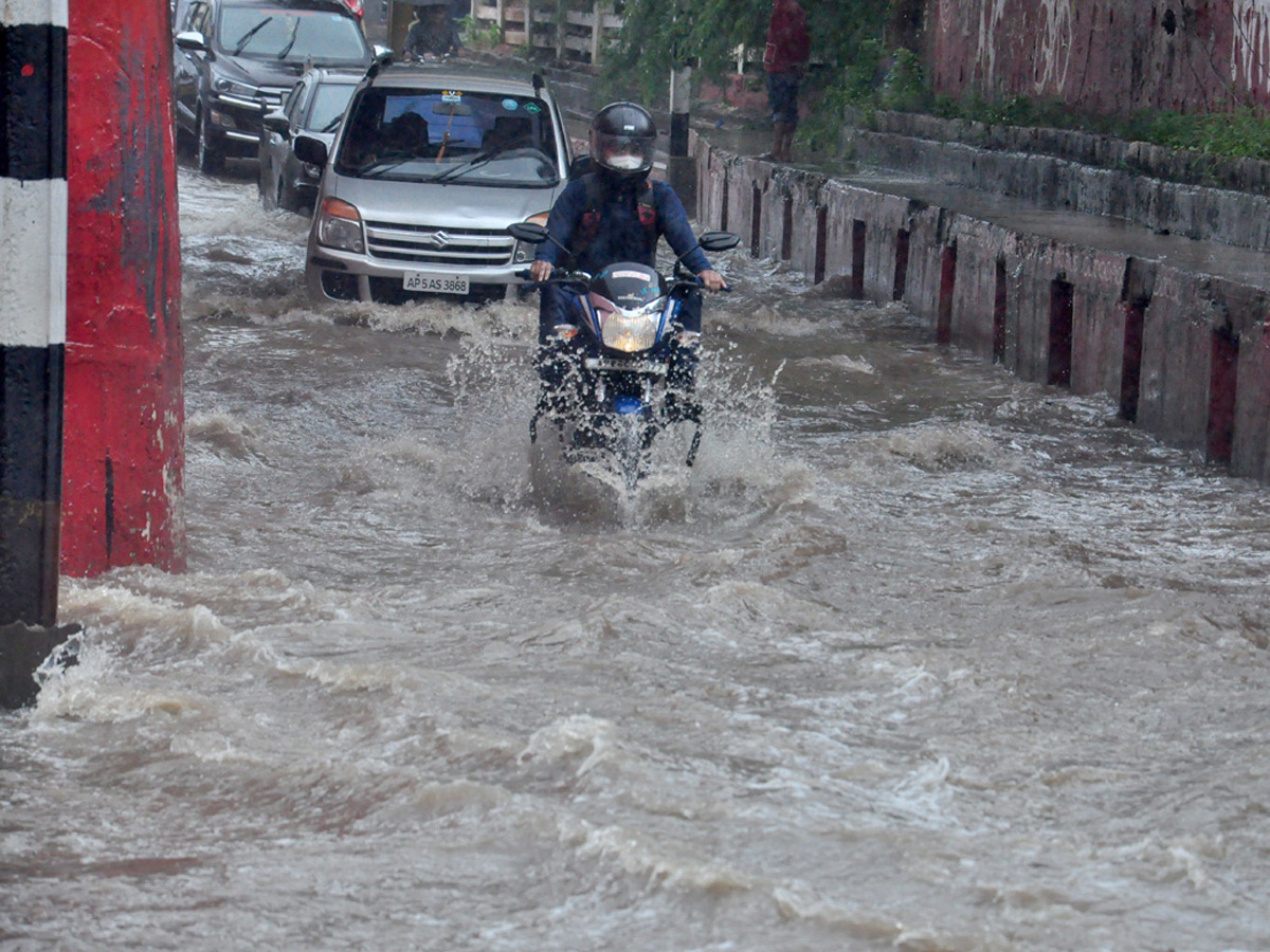 Heavy rainfall in andhra pradesh HD Photos - Sakshi19