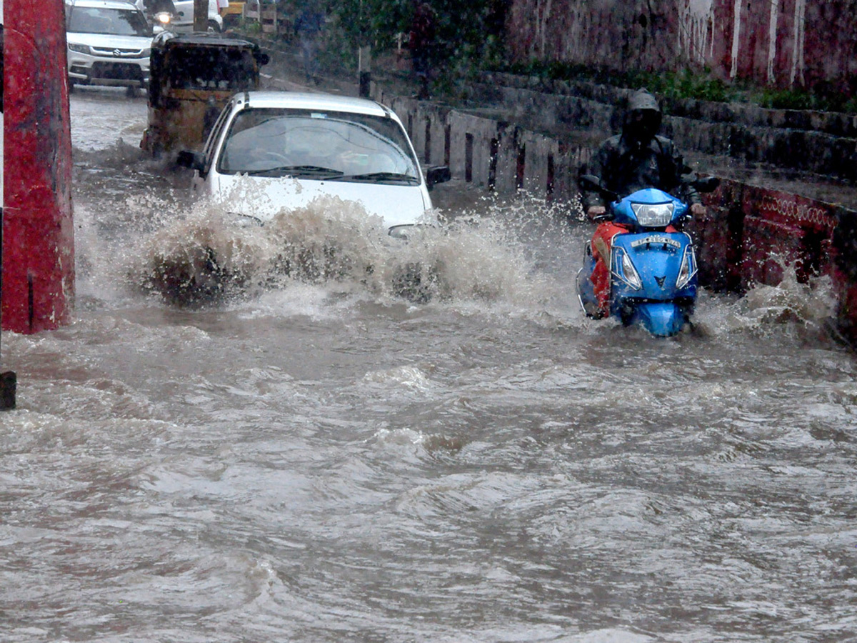 Heavy rainfall in andhra pradesh HD Photos - Sakshi21