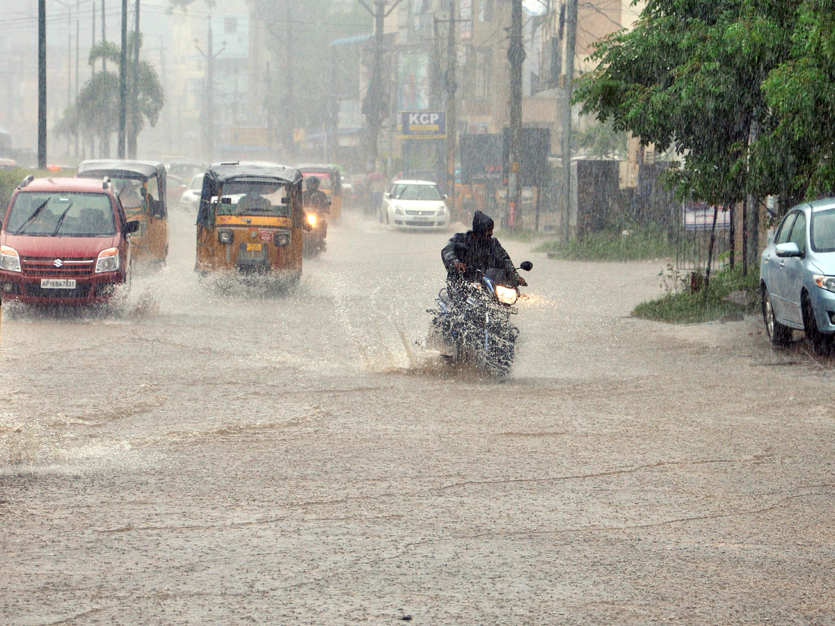 Heavy rainfall in andhra pradesh HD Photos - Sakshi24