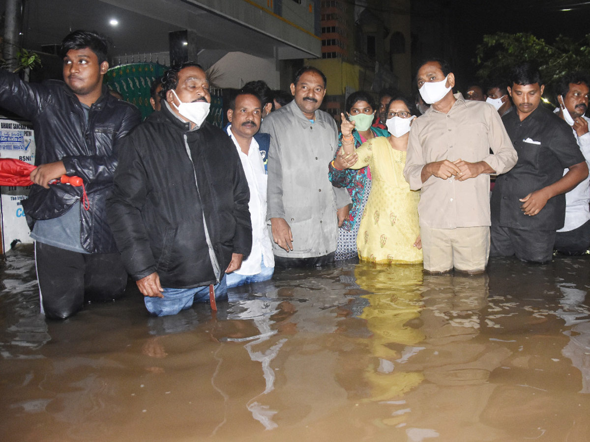 Heavy rainfall in andhra pradesh HD Photos - Sakshi26