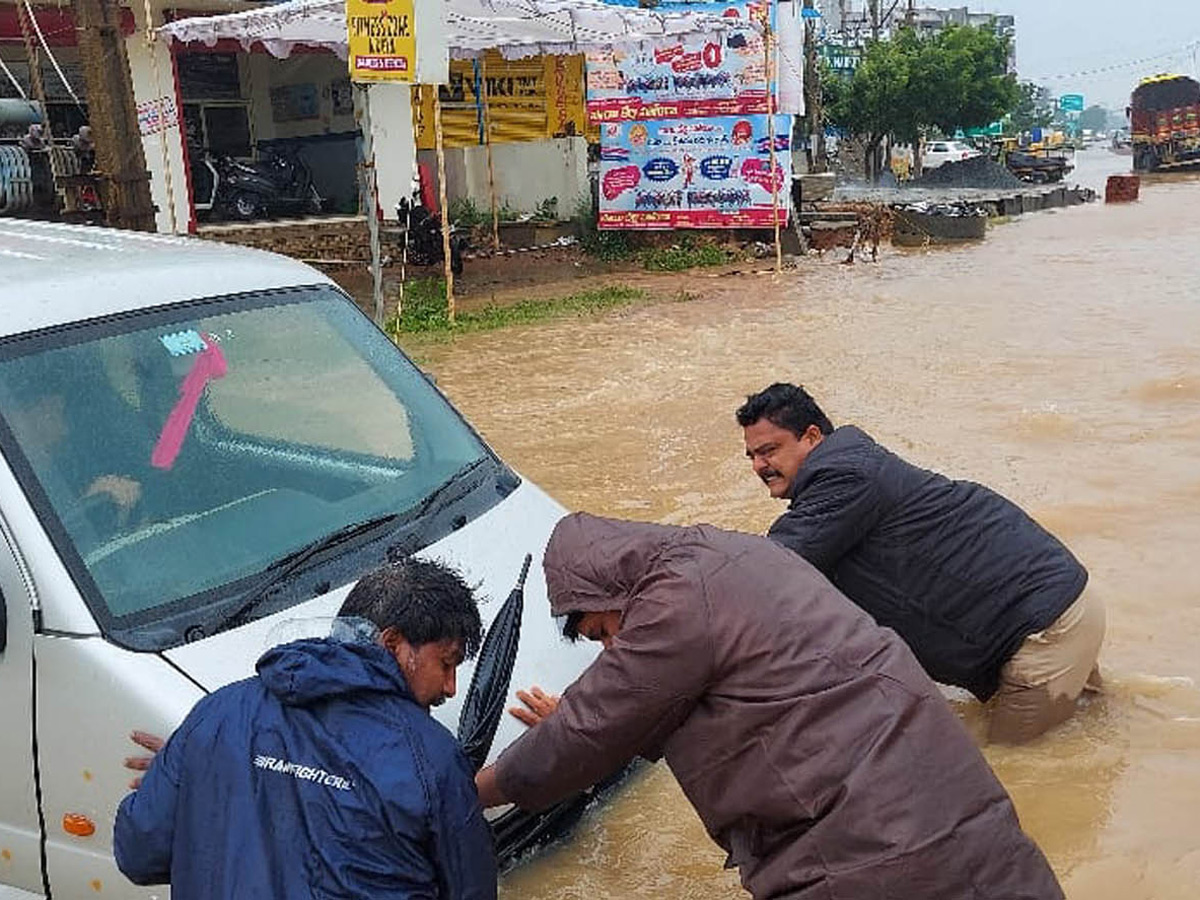 Heavy rainfall in andhra pradesh HD Photos - Sakshi3