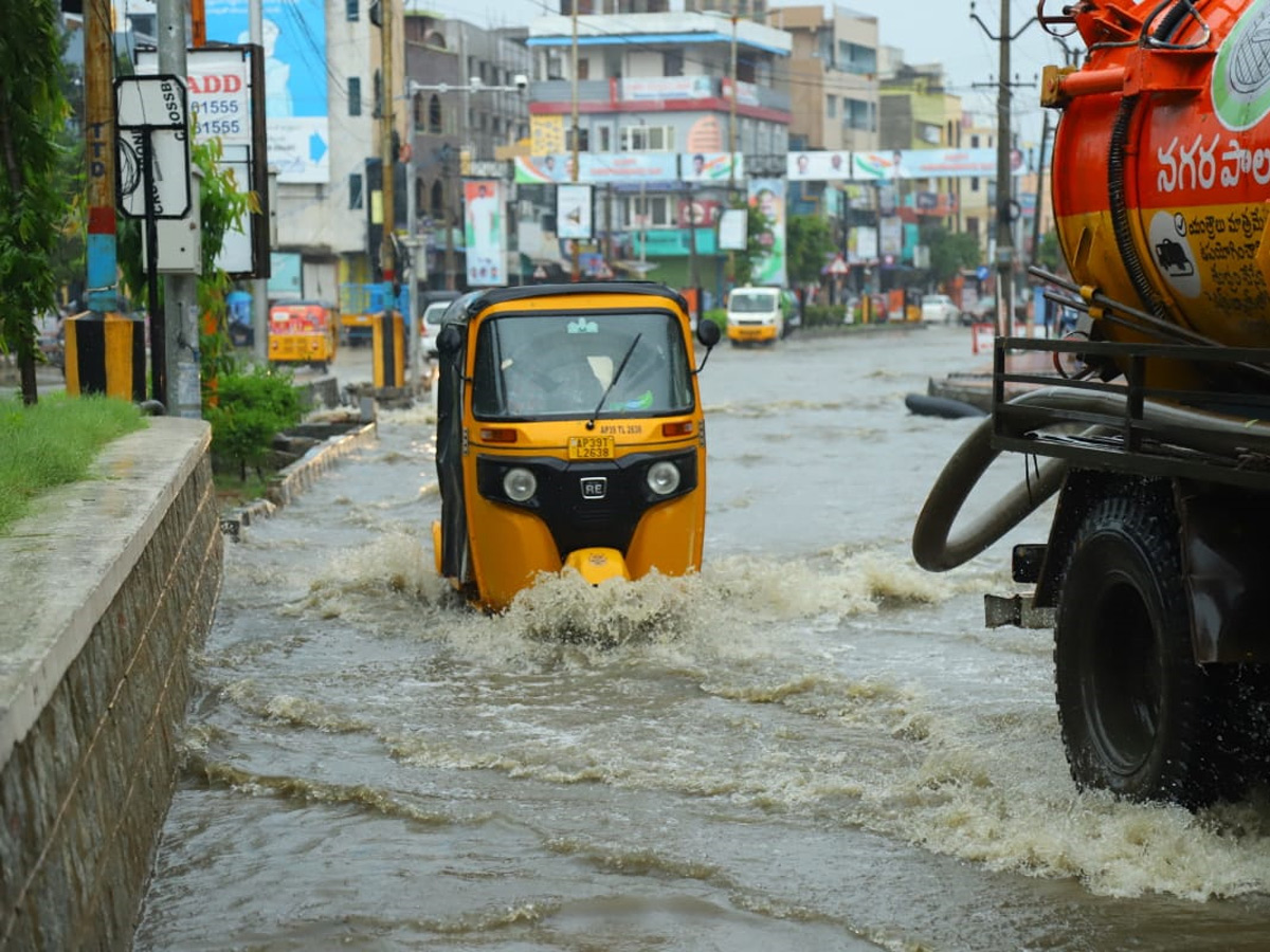 Heavy rainfall in andhra pradesh HD Photos - Sakshi7