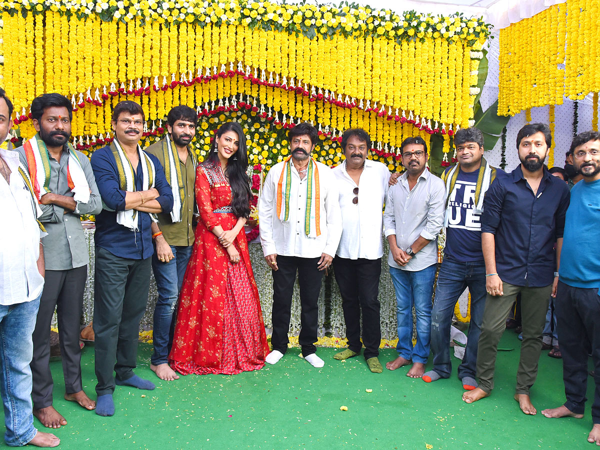 Balakrishna and Director Gopichand Malineni Movie Nbk 107Pooja Ceremony - Sakshi2