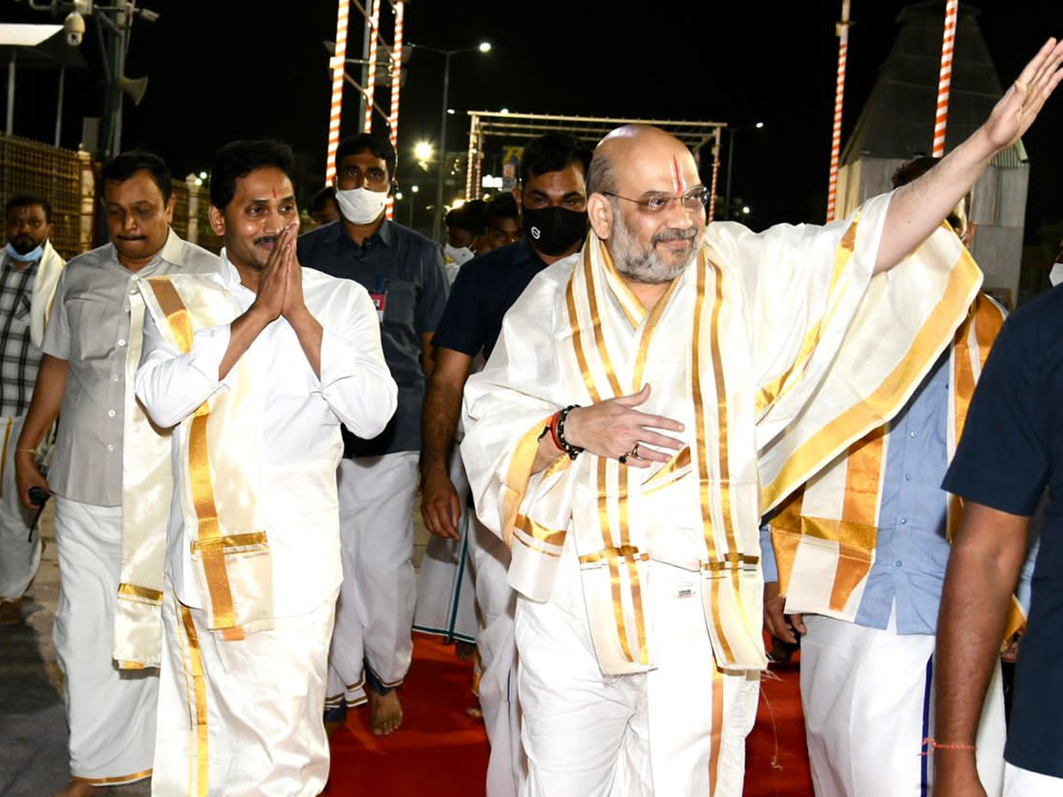 CM YS Jagan Tirumala Tour With Union Home Minister Amit Shah photo Gallery - Sakshi2