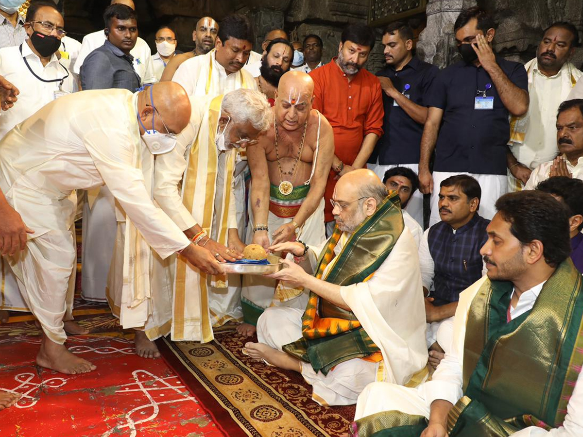 CM YS Jagan Tirumala Tour With Union Home Minister Amit Shah photo Gallery - Sakshi8