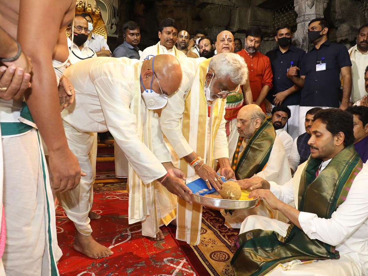 CM YS Jagan Tirumala Tour With Union Home Minister Amit Shah photo Gallery - Sakshi9