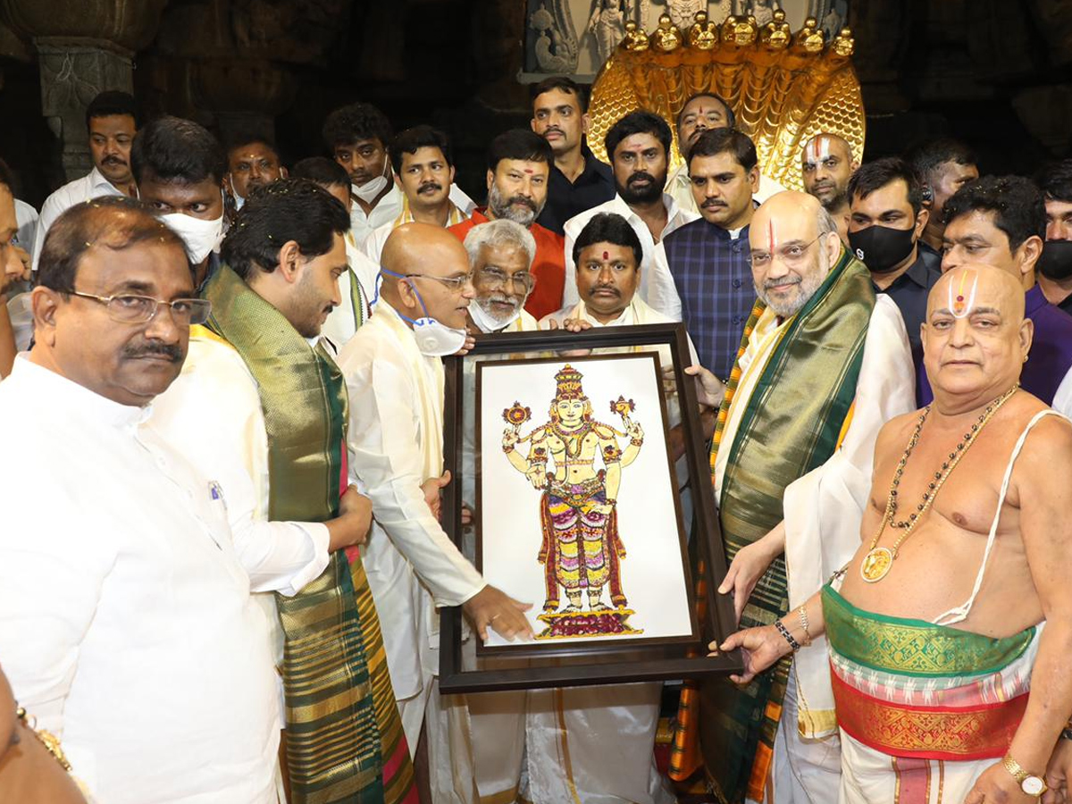 CM YS Jagan Tirumala Tour With Union Home Minister Amit Shah photo Gallery - Sakshi12