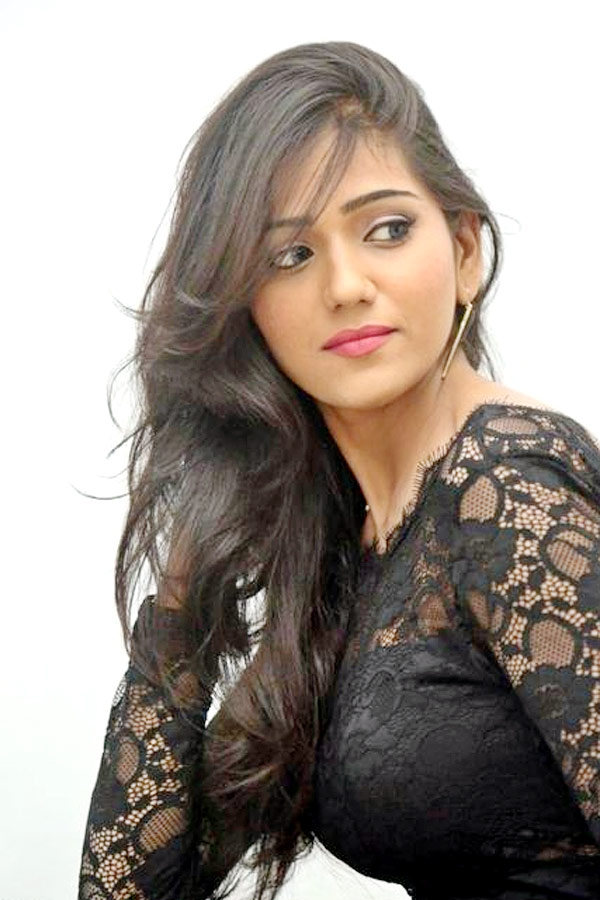 Actress Shalu Chourasiya Photo Gallery - Sakshi12