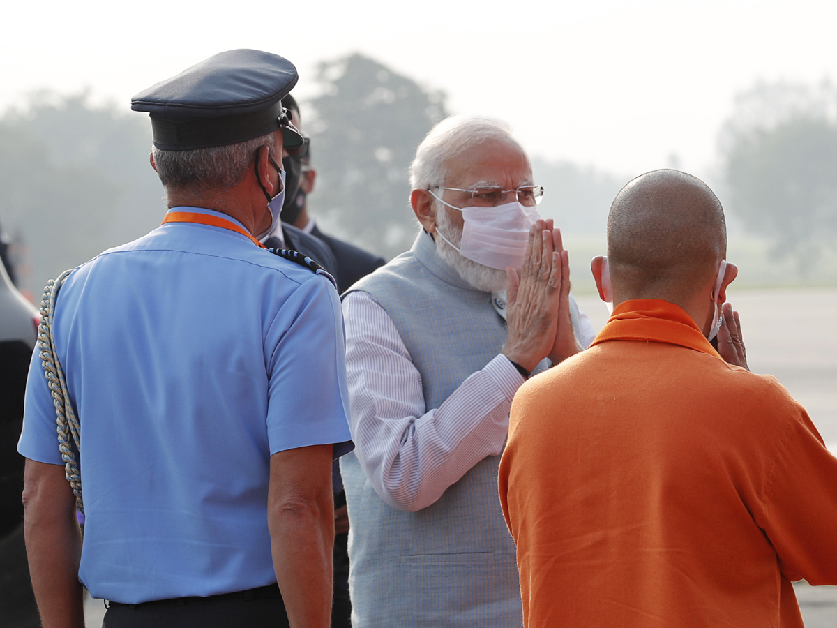  PM Modi inaugurates Purvanchal Expressway in Uttar Pradesh Photo Gallery - Sakshi14