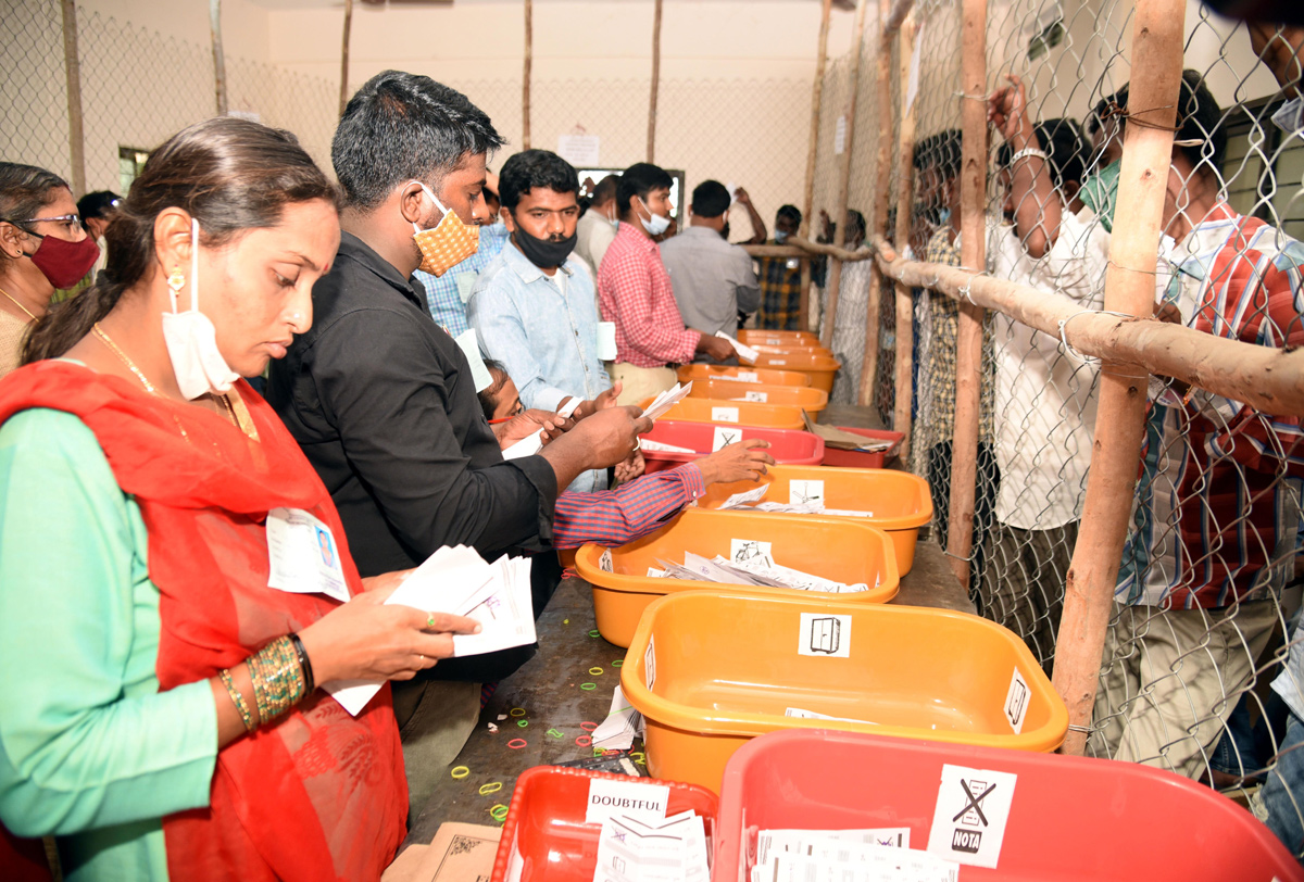 YSRCP Celebrates Municipal Elections Victory - Sakshi12