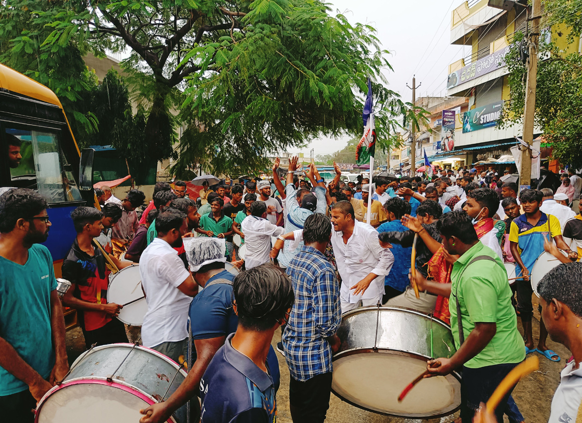 YSRCP Celebrates Municipal Elections Victory - Sakshi27