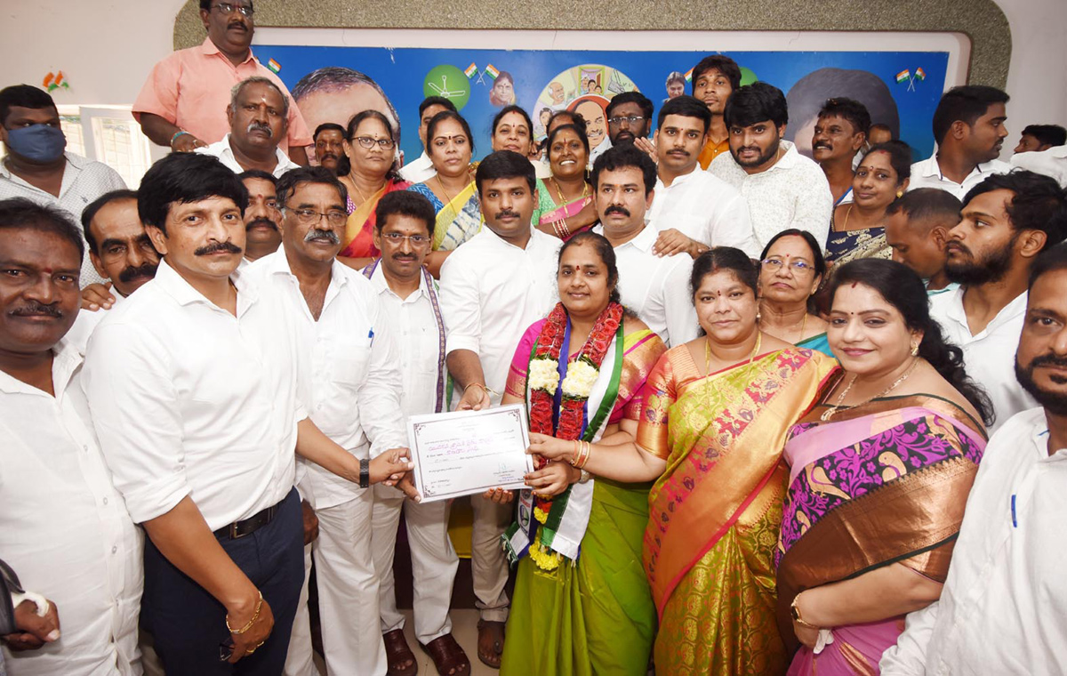 YSRCP Celebrates Municipal Elections Victory - Sakshi38