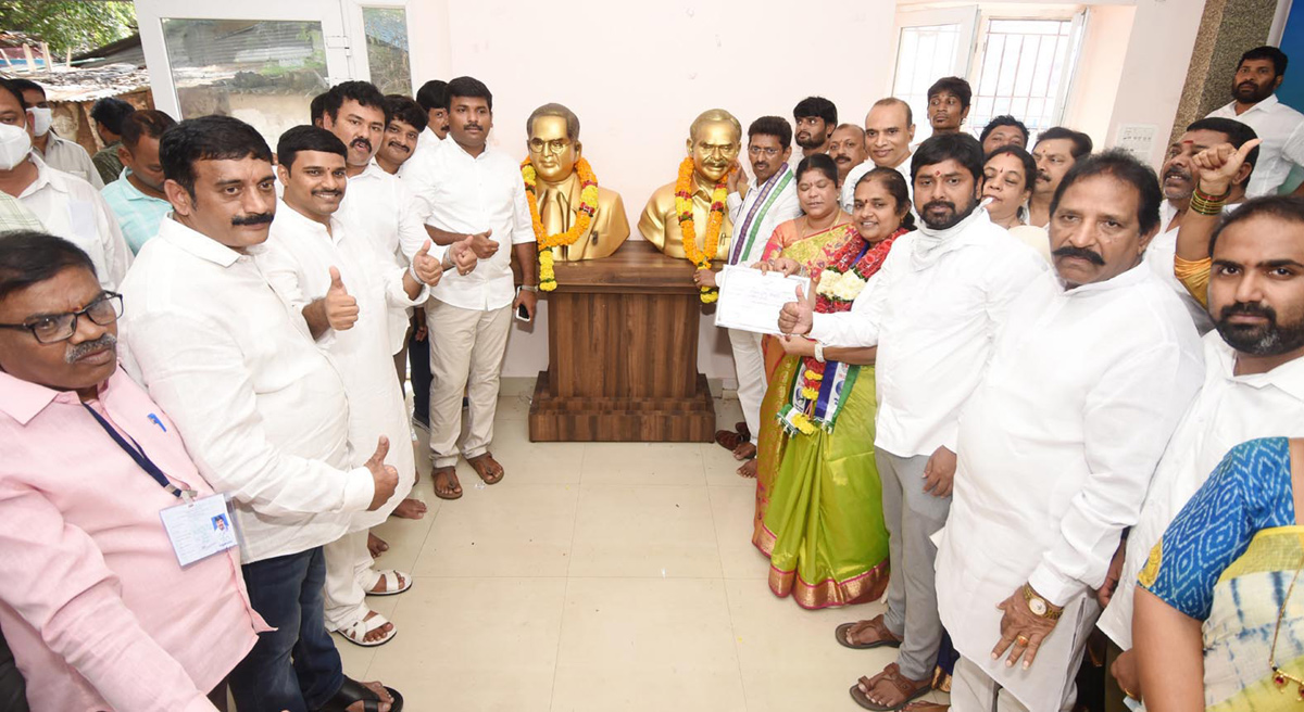 YSRCP Celebrates Municipal Elections Victory - Sakshi39