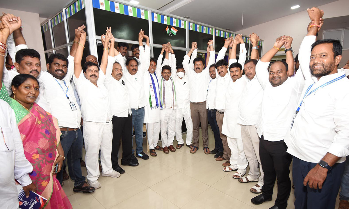 YSRCP Celebrates Municipal Elections Victory - Sakshi41