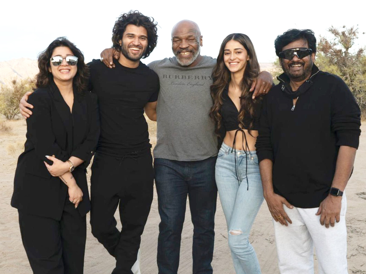 Vijay Devarakonda Liger Movie Team with Mike Tyson Photo Gallery - Sakshi2