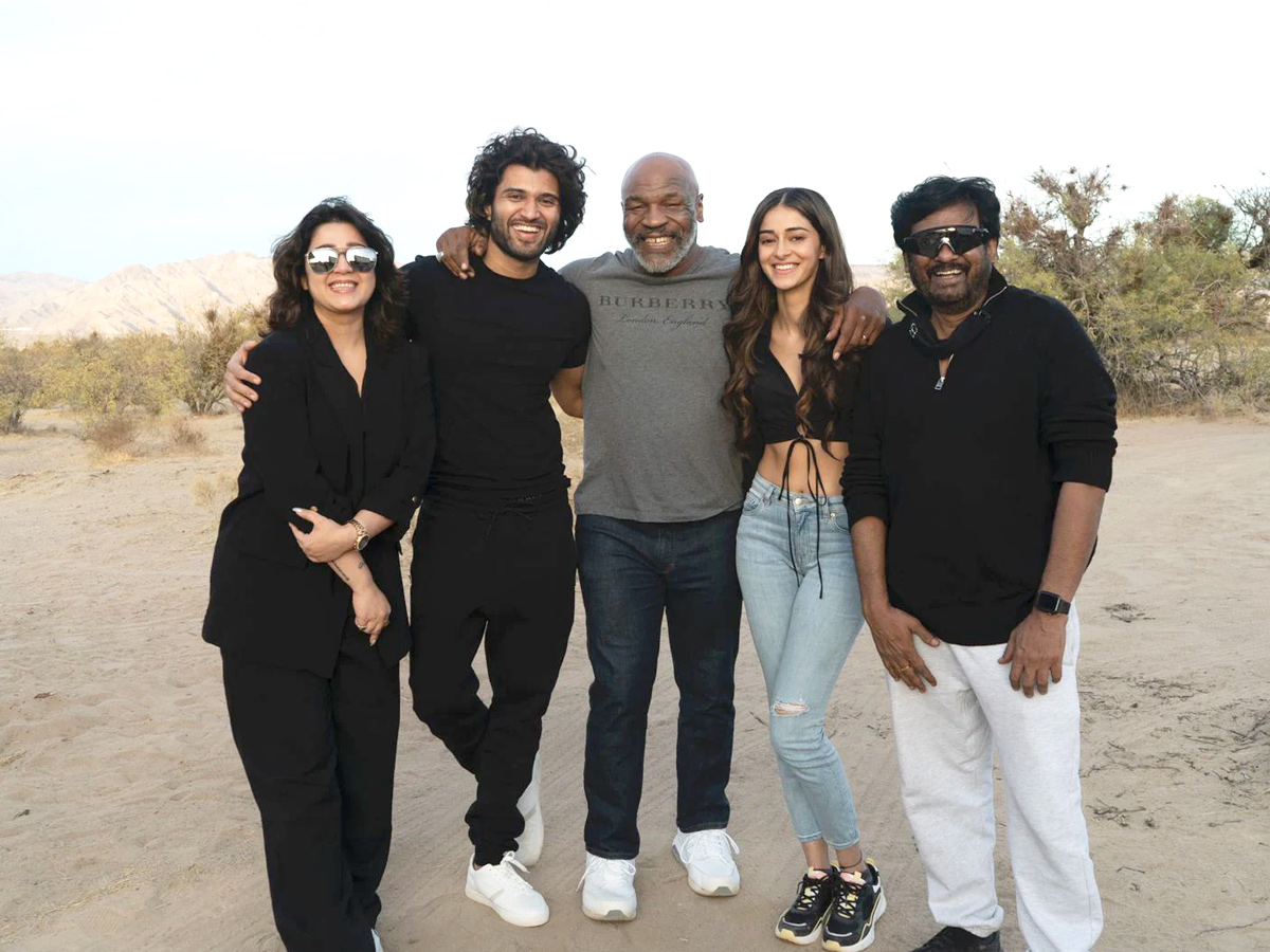 Vijay Devarakonda Liger Movie Team with Mike Tyson Photo Gallery - Sakshi7